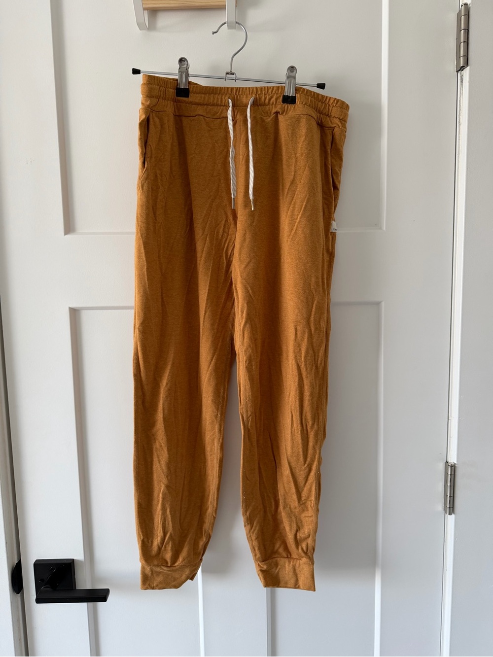 Vuori Women’s Performance Joggers Dreamknit in Flax Heather (Mustard | Small)